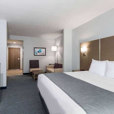Days Inn & Suites By Wyndham Houston Nw Сайпръс Екстериор снимка
