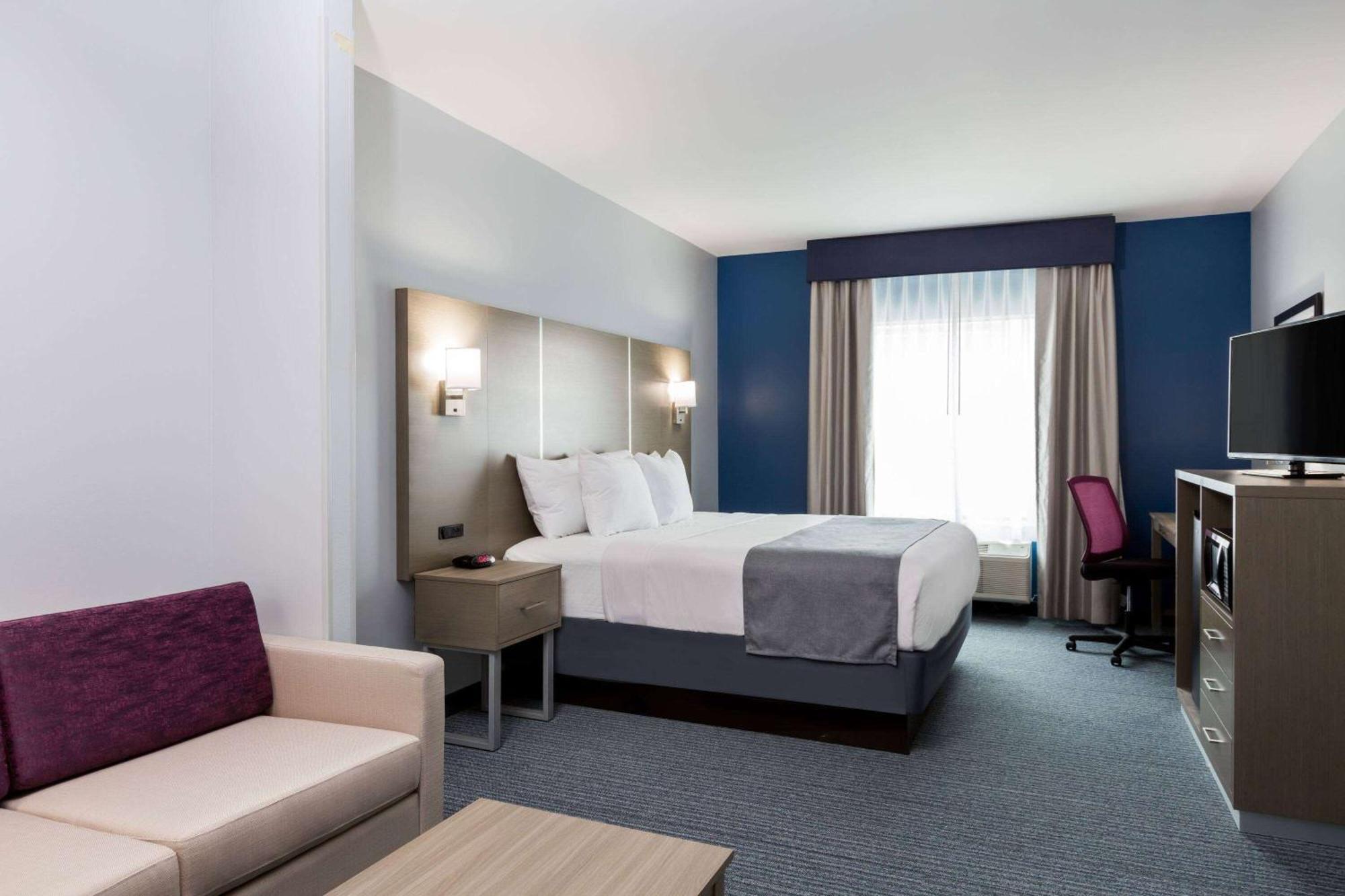 Days Inn & Suites By Wyndham Houston Nw Сайпръс Екстериор снимка