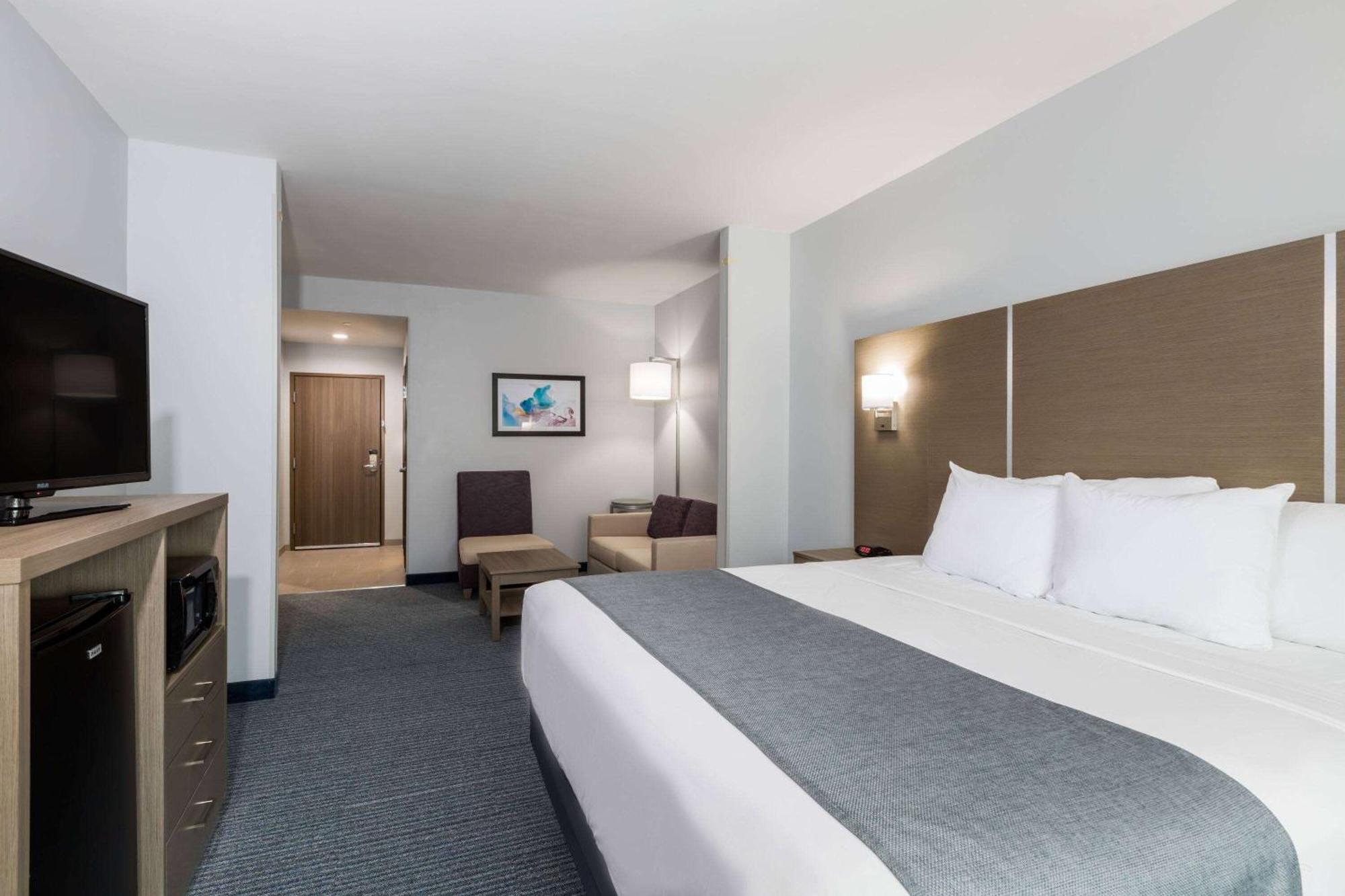 Days Inn & Suites By Wyndham Houston Nw Сайпръс Екстериор снимка