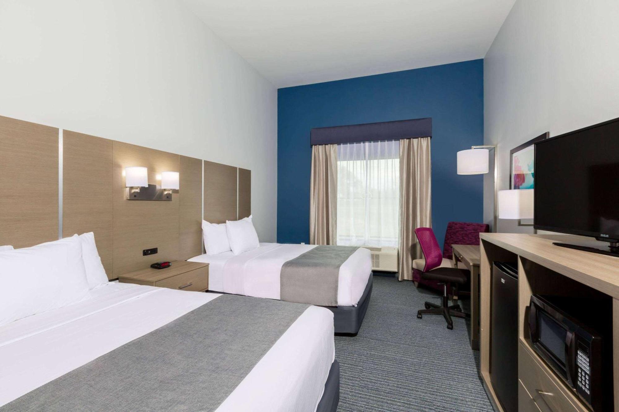 Days Inn & Suites By Wyndham Houston Nw Сайпръс Екстериор снимка