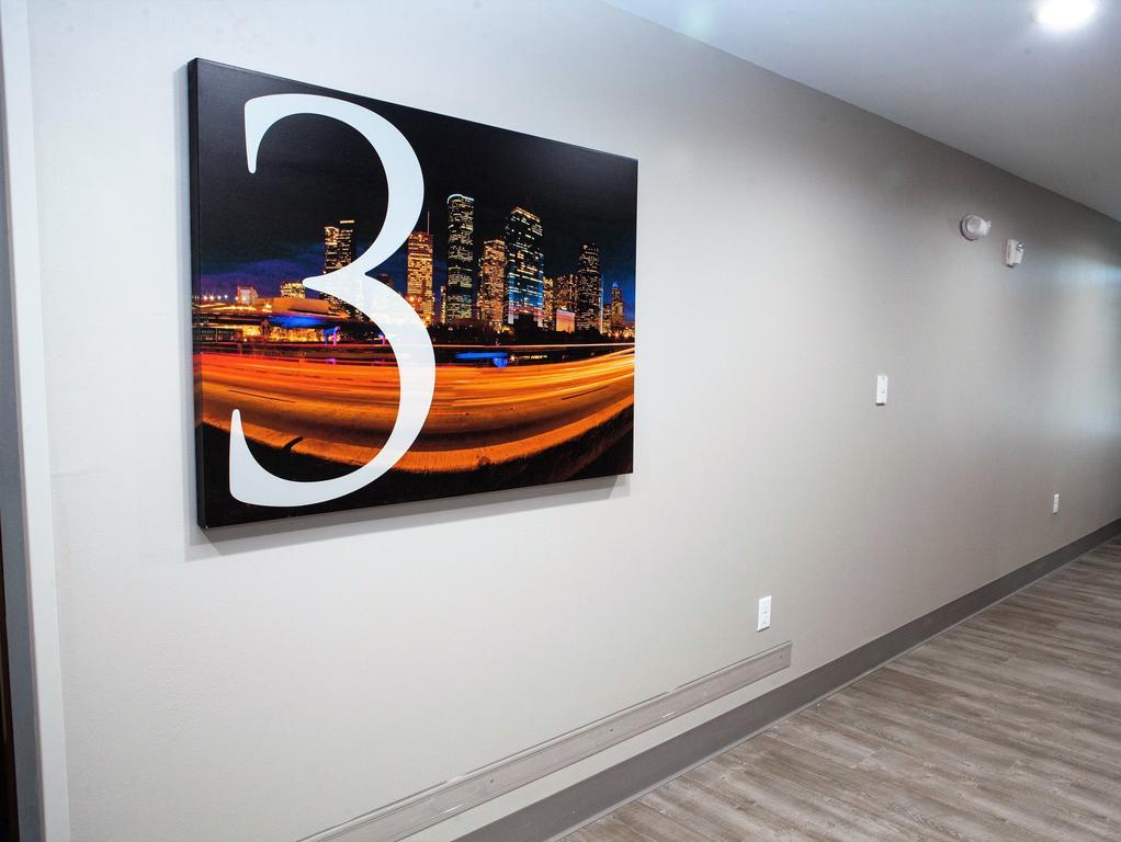 Days Inn & Suites By Wyndham Houston Nw Сайпръс Екстериор снимка