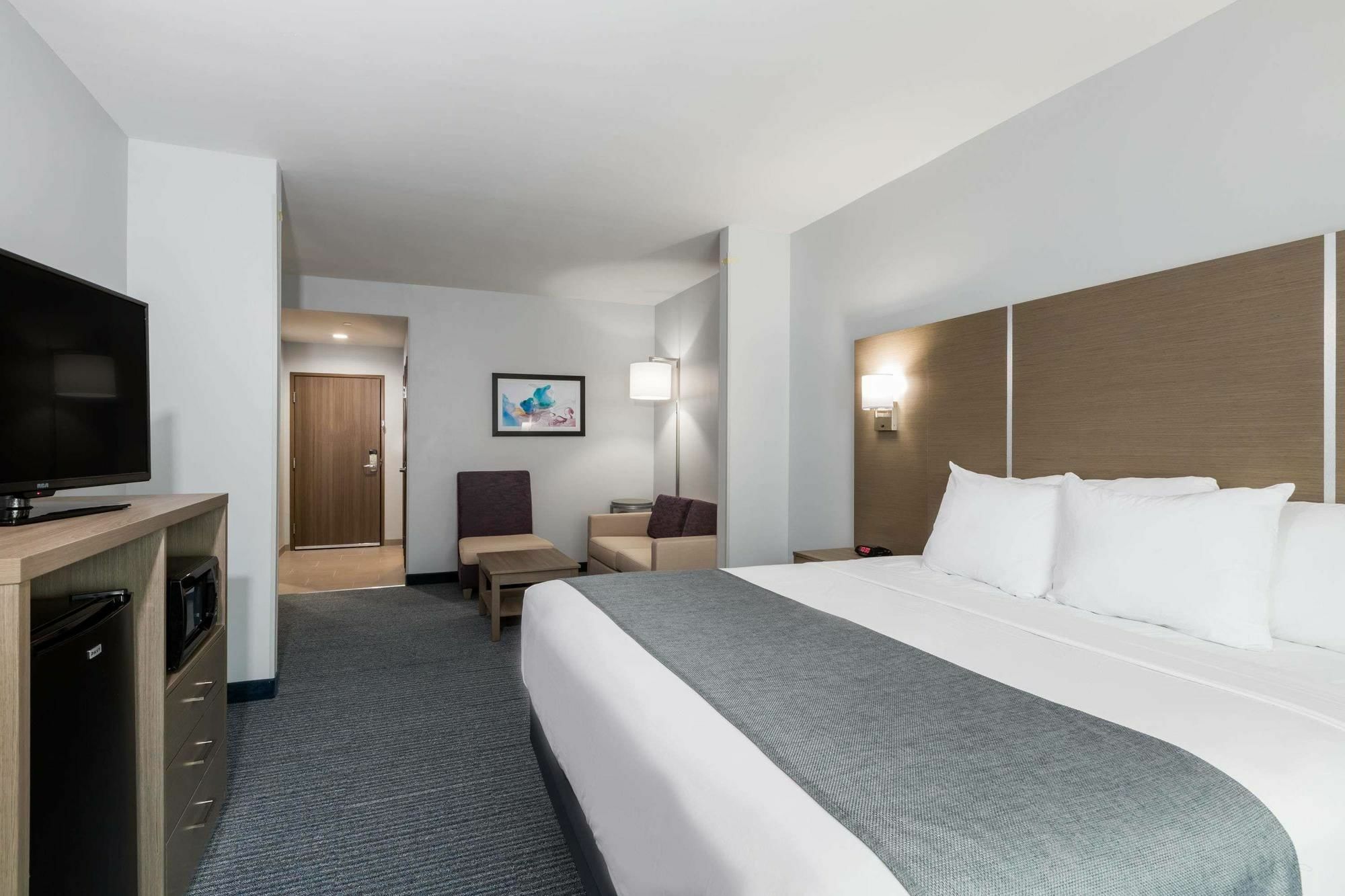 Days Inn & Suites By Wyndham Houston Nw Сайпръс Екстериор снимка