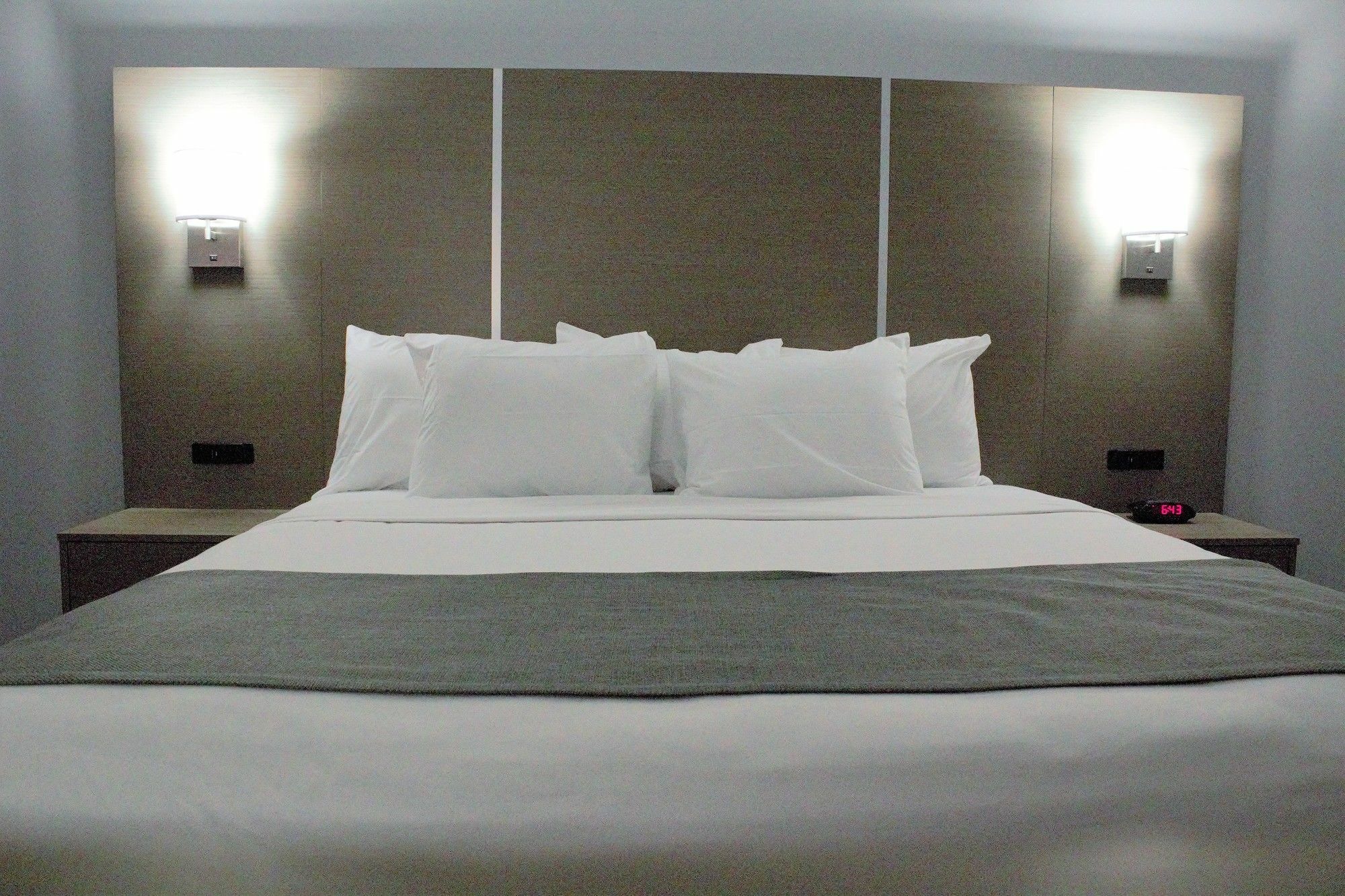 Days Inn & Suites By Wyndham Houston Nw Сайпръс Екстериор снимка