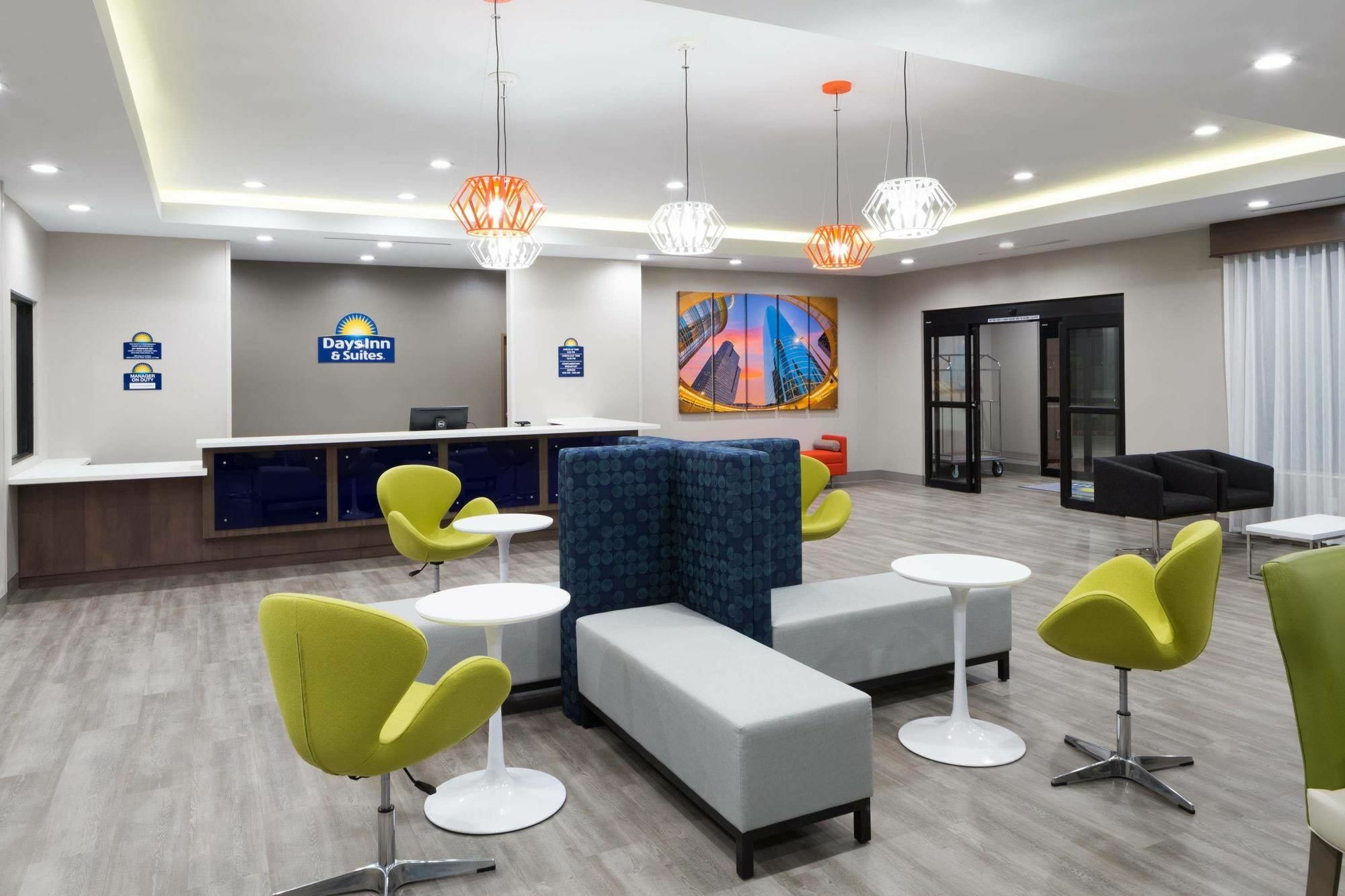Days Inn & Suites By Wyndham Houston Nw Сайпръс Екстериор снимка