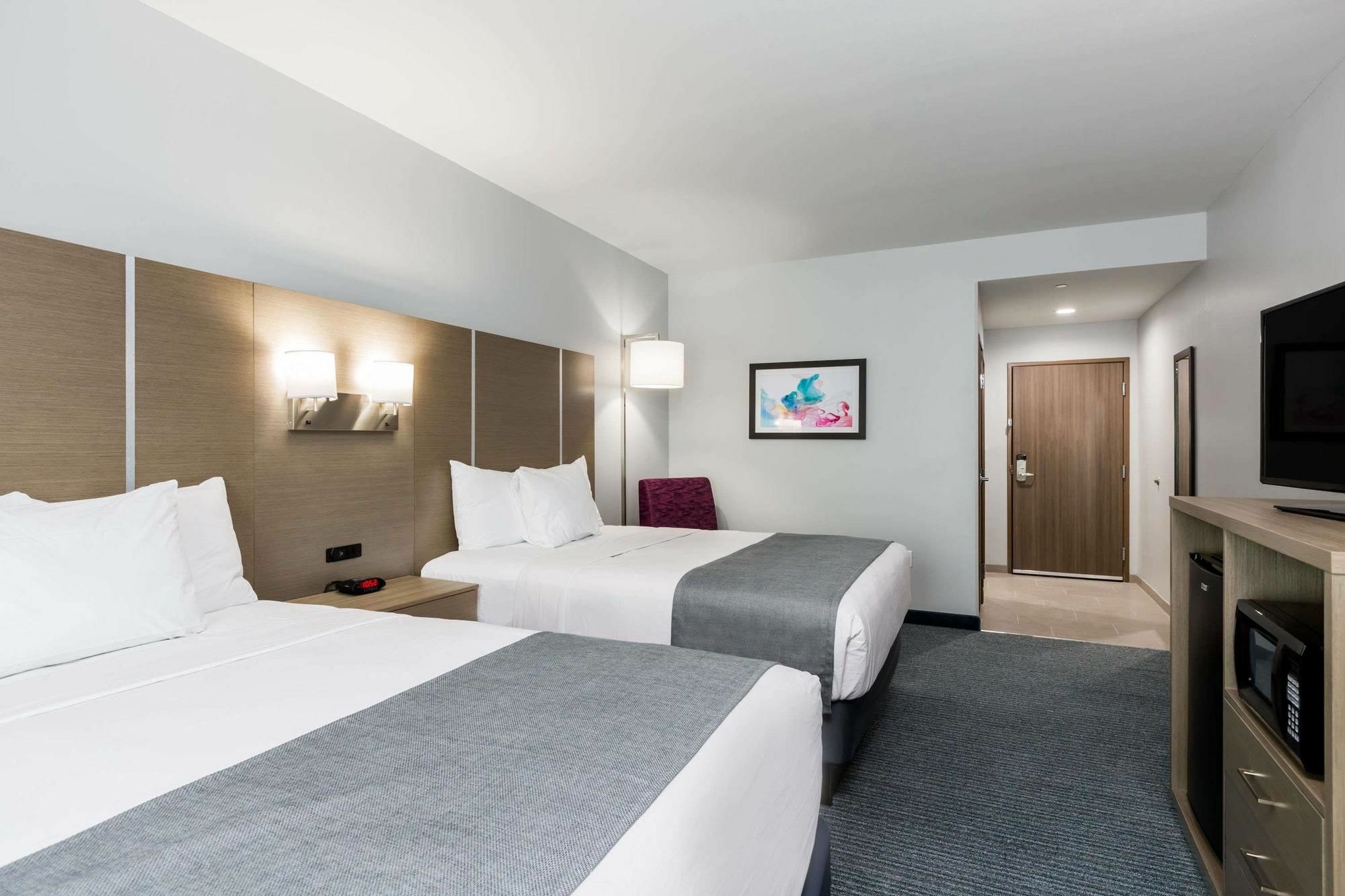 Days Inn & Suites By Wyndham Houston Nw Сайпръс Екстериор снимка
